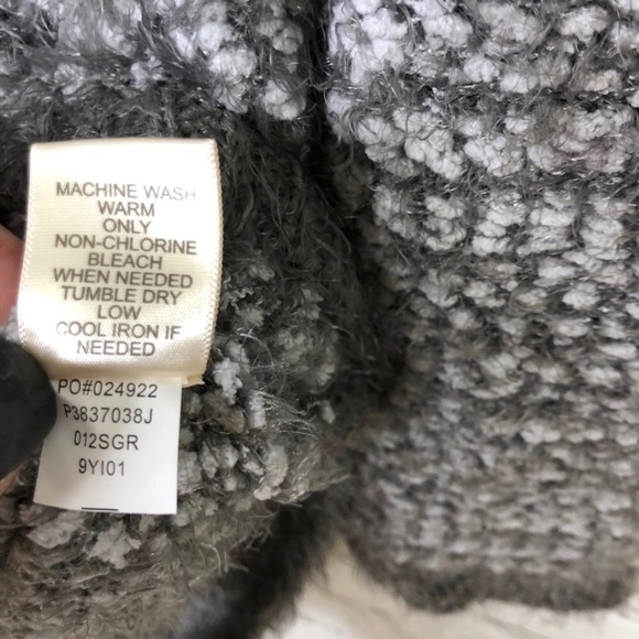 John Paul Richard Women’s Knit Sweater Gray Size Large Petite 3/4 Sleeves - Picture 7 of 7